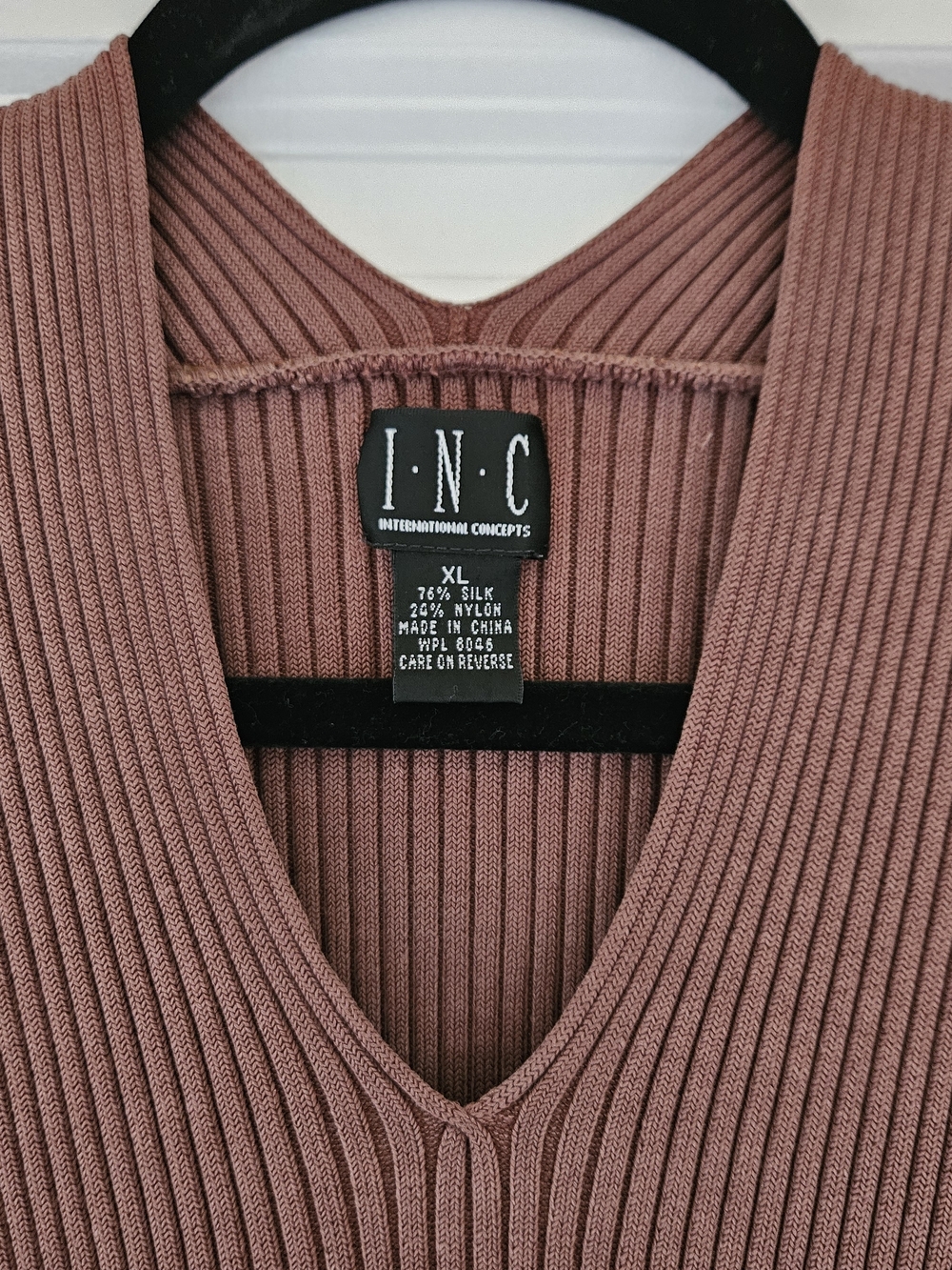 INC International Concepts Ribbed V-Neck Sleeveless Silk Blend Top- Size XL - Picture 2 of 3